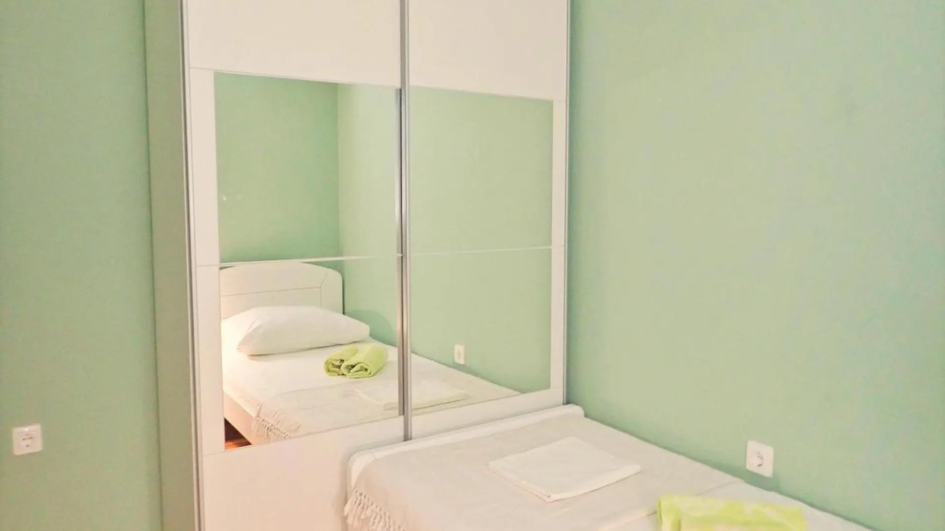 Apartment In Starigrad Paklenica, Quiet In The Green