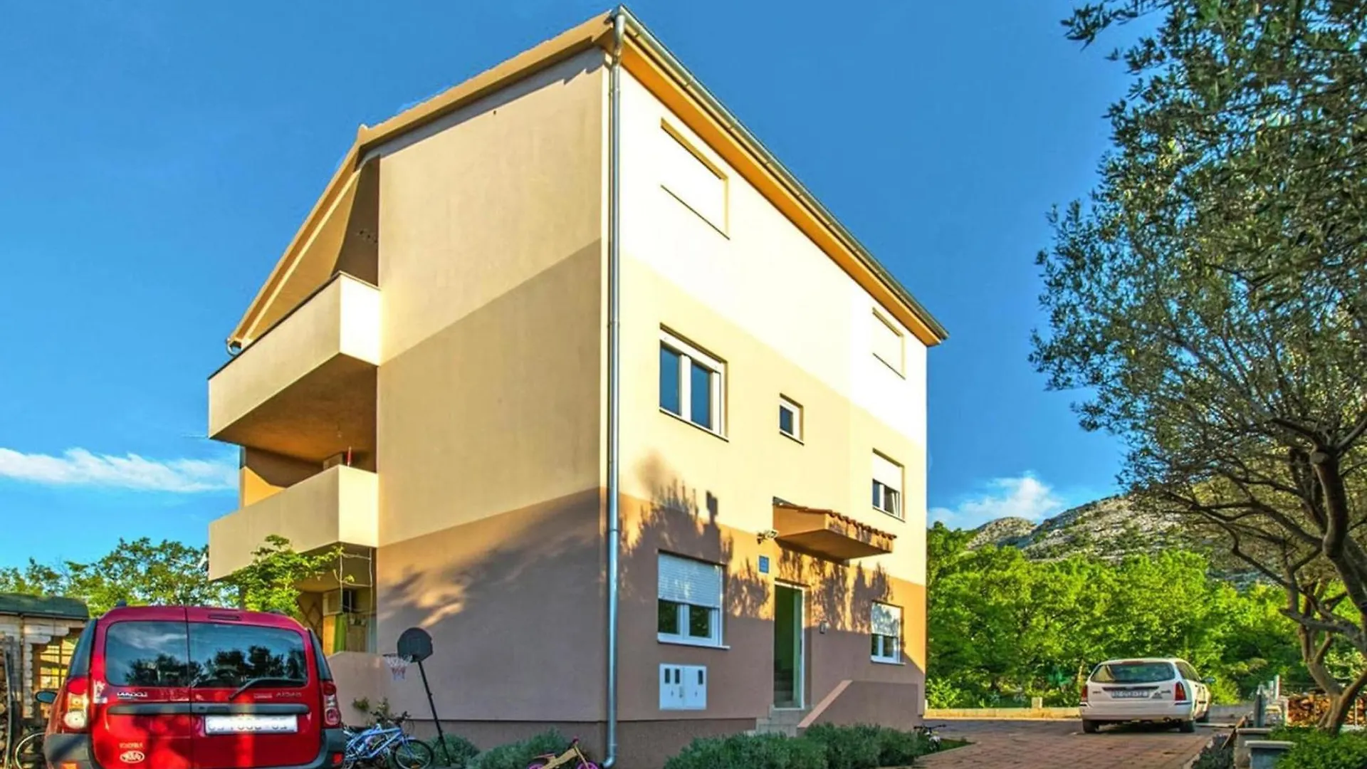 Apartment In Starigrad Paklenica, Quiet In The Green 0*,